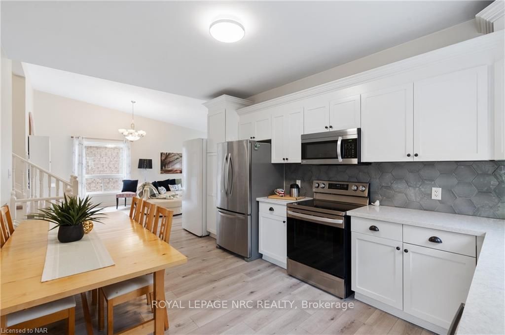 Photo 10 of 16 Shaver Road, St. Catharines, Rykert/Vansickle — HOMEH