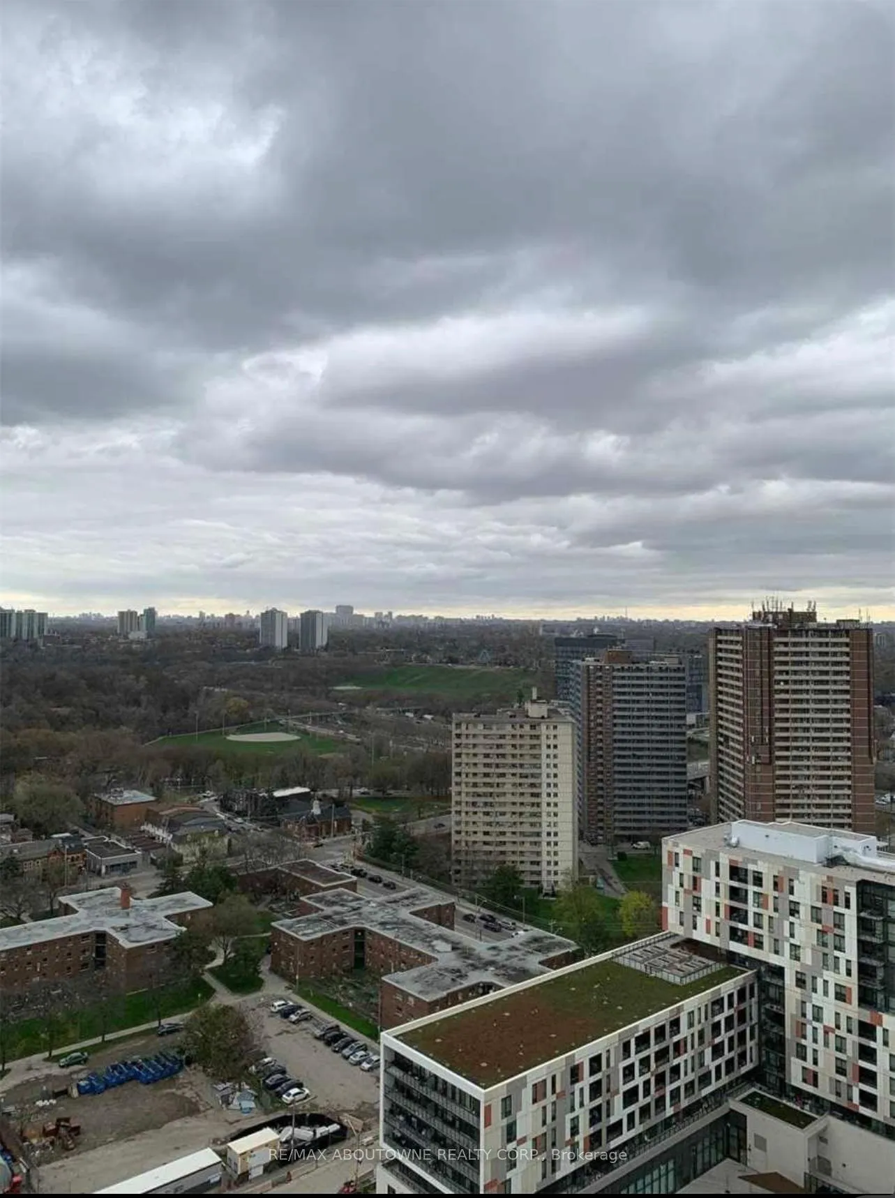 Photo 11 of Unit 2402, 225 Sumach Street, Toronto, Regent Park — HOMEH