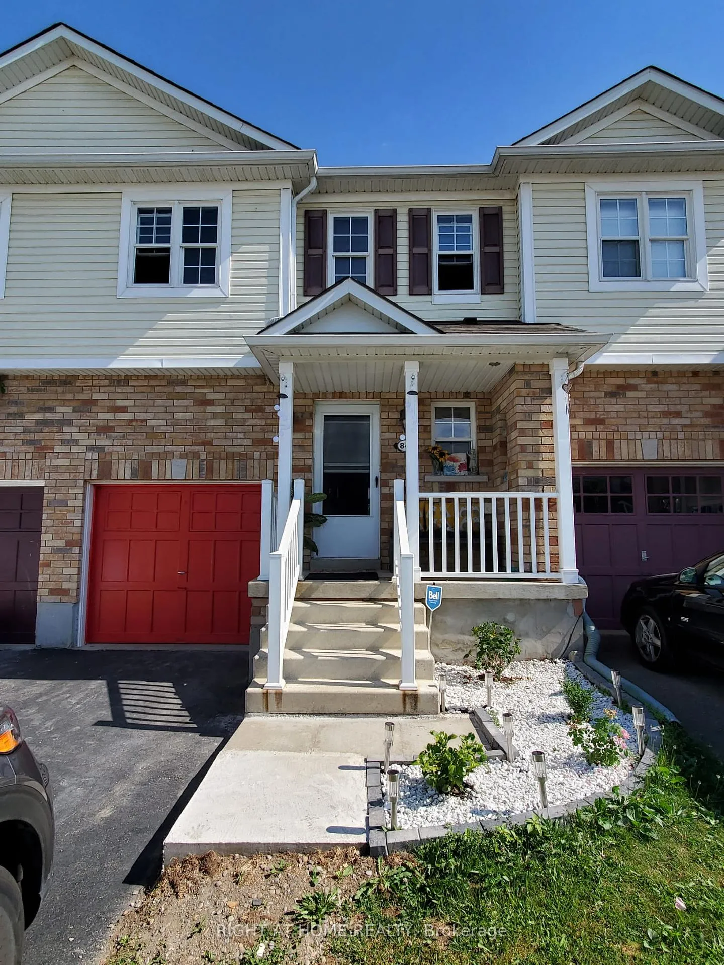 Photo 3 of 84 Bloomington Drive, Cambridge, Little's Corners — HOMEH