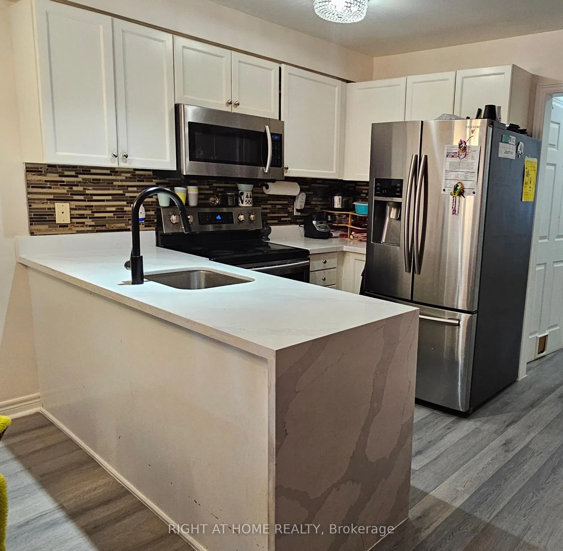 Photo 10 of 84 Bloomington Drive, Cambridge, Little's Corners — HOMEH