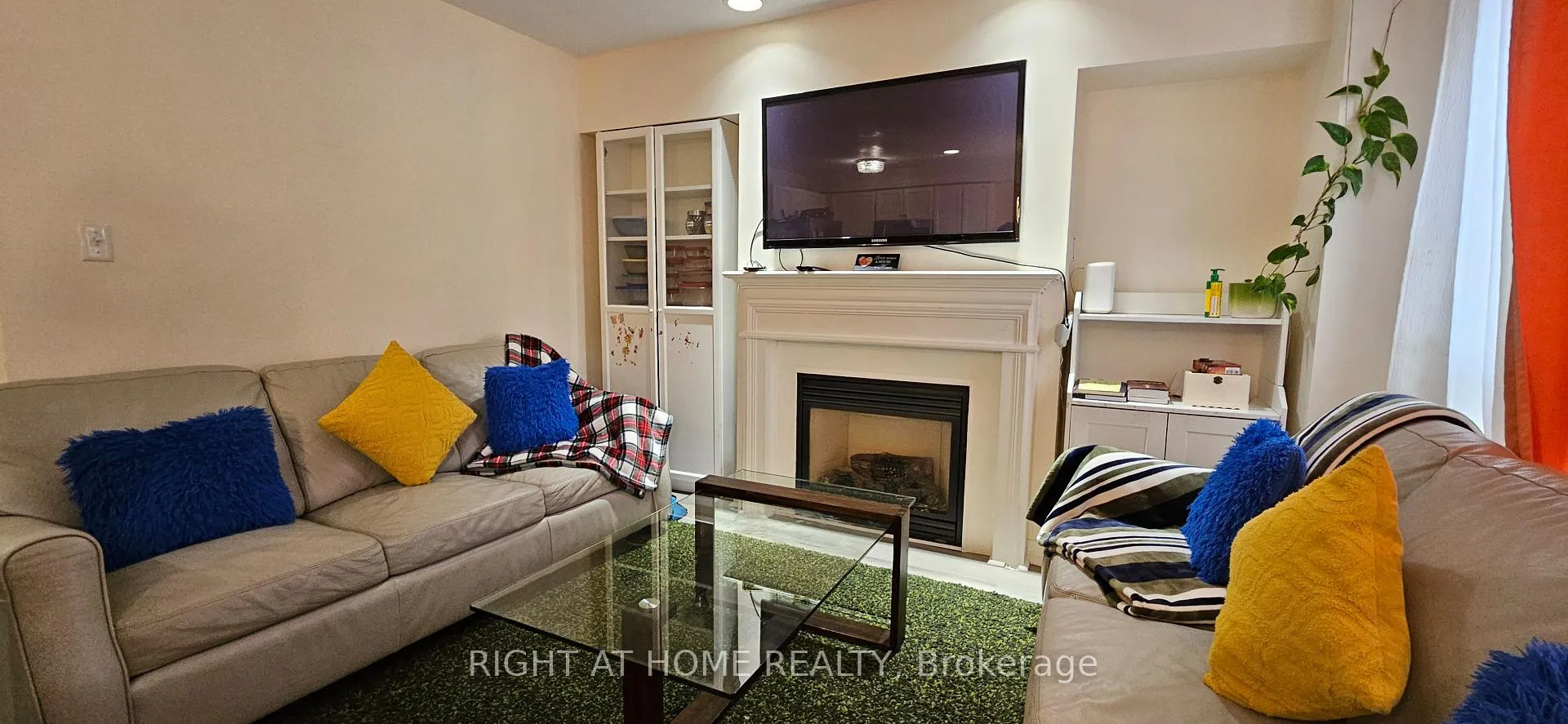 Photo 11 of 84 Bloomington Drive, Cambridge, Little's Corners — HOMEH