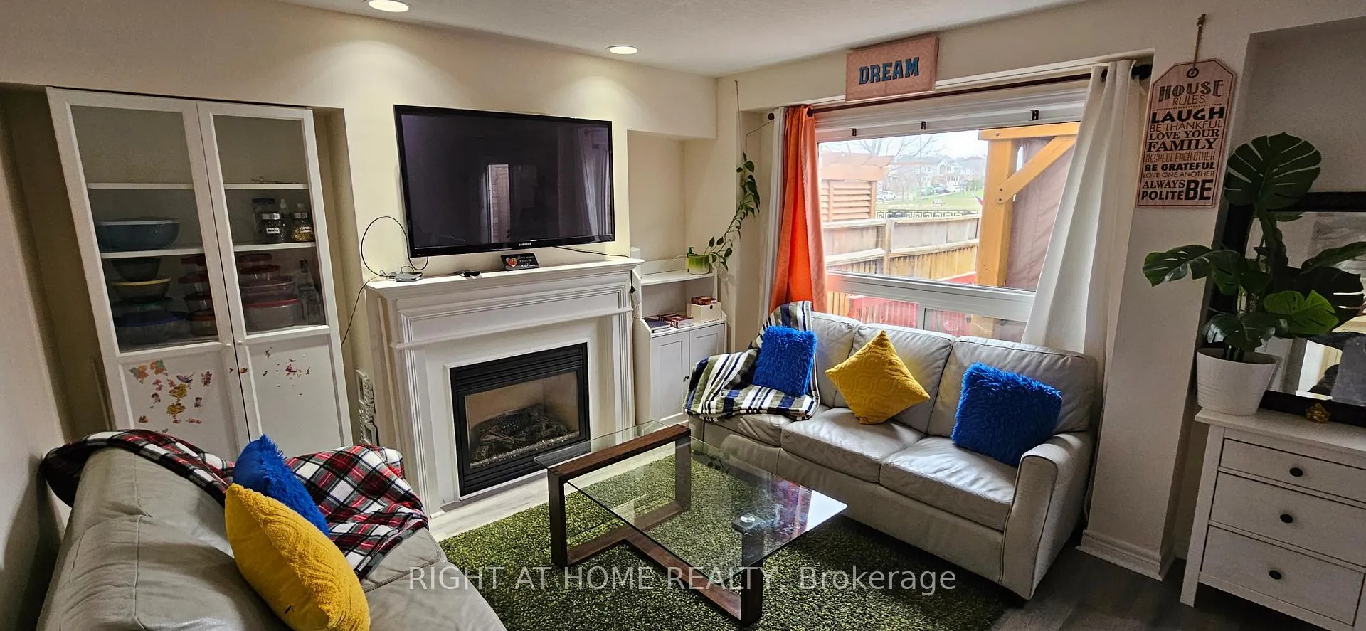 Photo 13 of 84 Bloomington Drive, Cambridge, Little's Corners — HOMEH