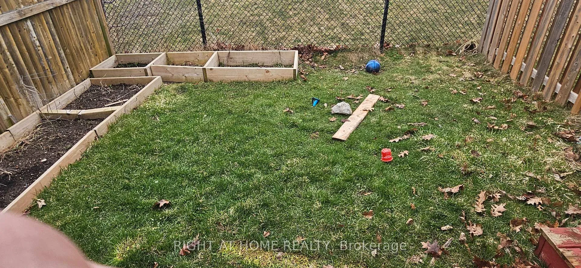Photo 36 of 84 Bloomington Drive, Cambridge, Little's Corners — HOMEH