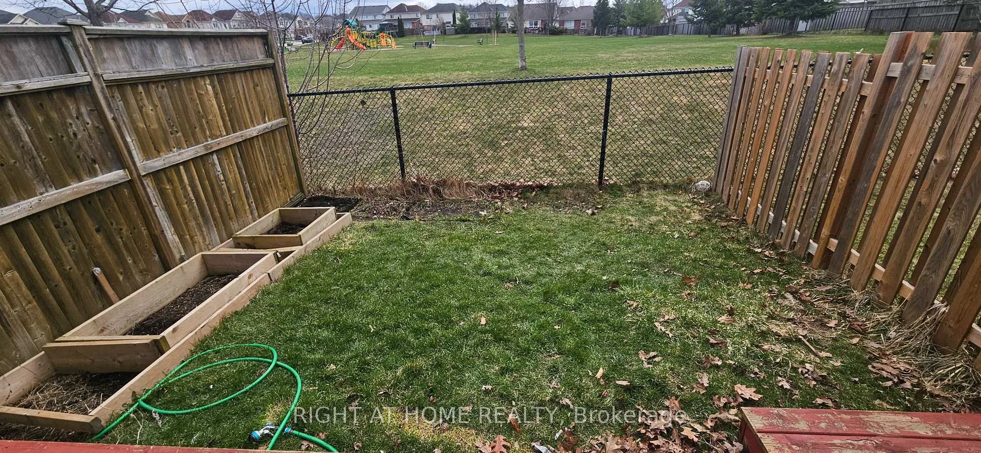 Photo 37 of 84 Bloomington Drive, Cambridge, Little's Corners — HOMEH
