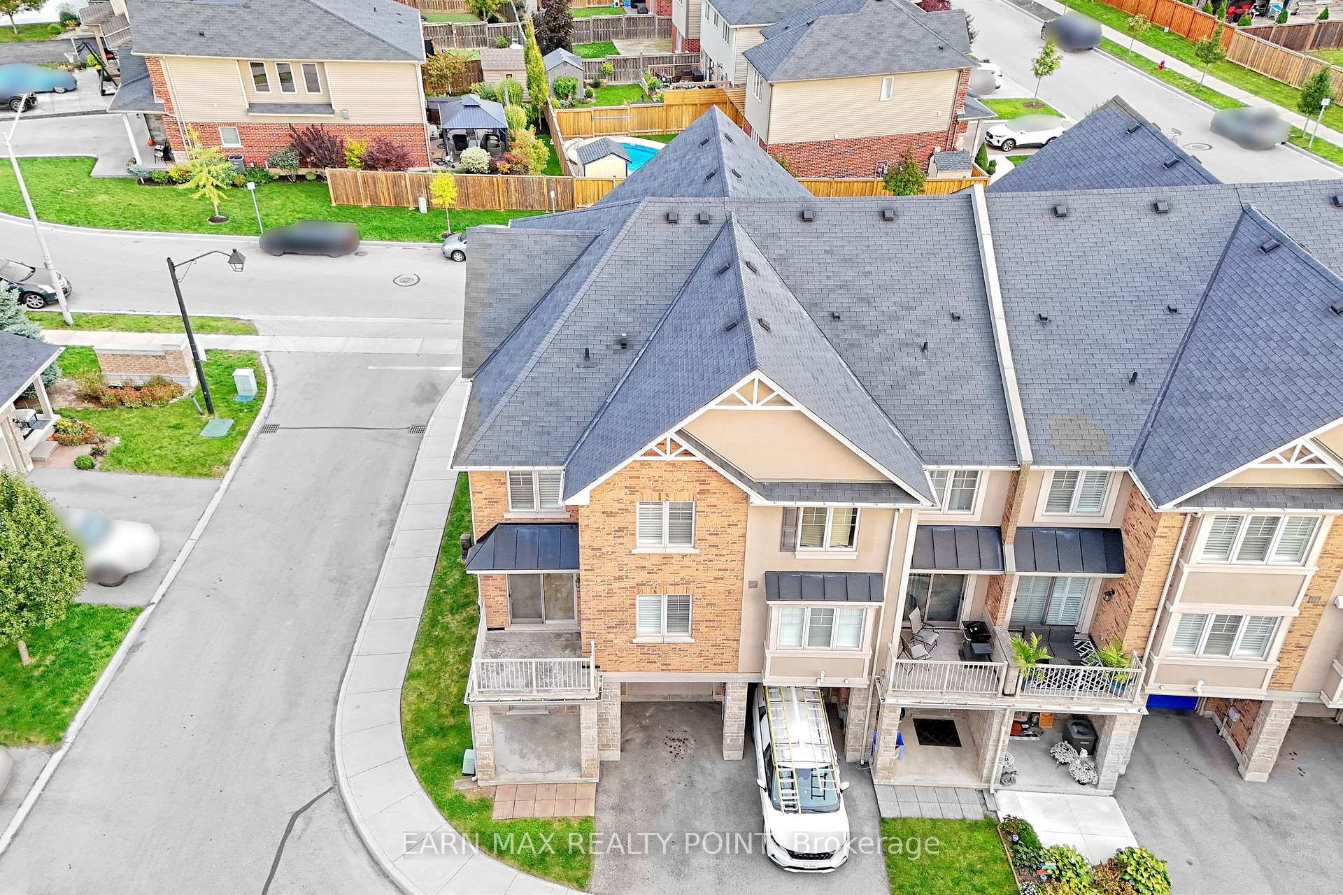 Photo 3 of Unit 60, 201 Westbank Trail, Hamilton, Stoney Creek Mountain — HOMEH