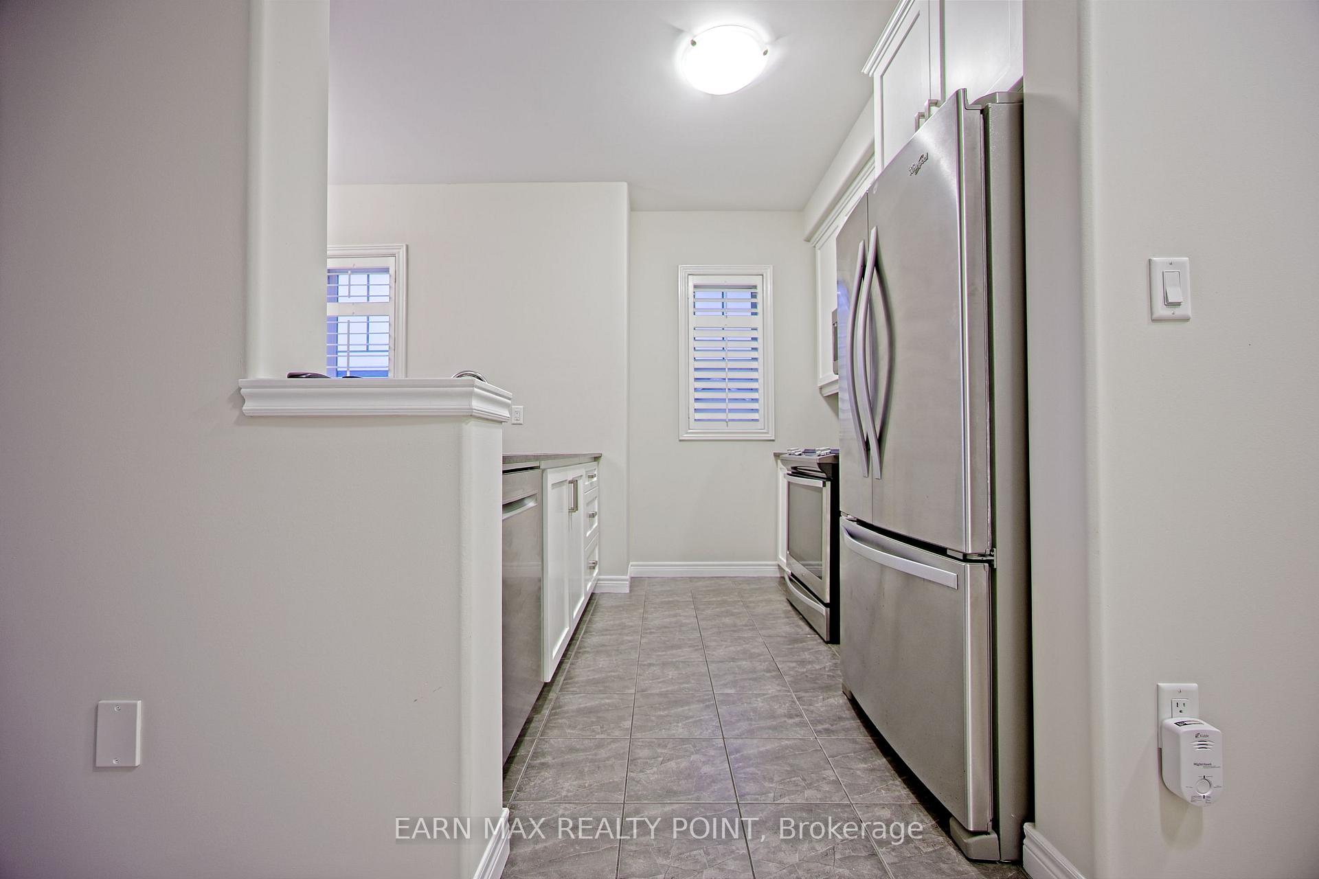 Photo 13 of Unit 60, 201 Westbank Trail, Hamilton, Stoney Creek Mountain — HOMEH