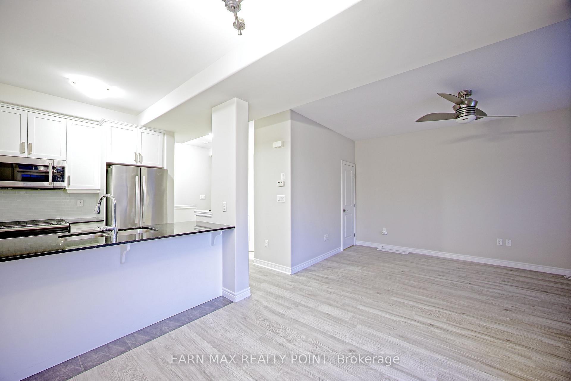 Photo 15 of Unit 60, 201 Westbank Trail, Hamilton, Stoney Creek Mountain — HOMEH