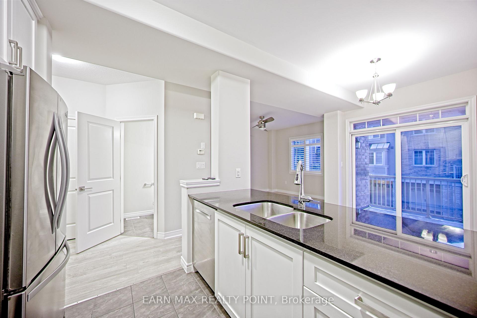 Photo 17 of Unit 60, 201 Westbank Trail, Hamilton, Stoney Creek Mountain — HOMEH