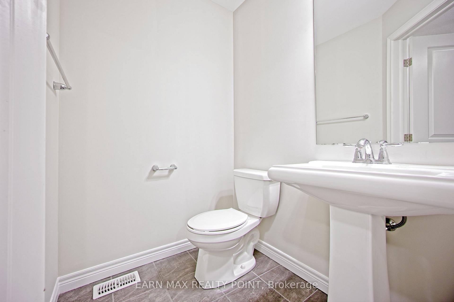 Photo 23 of Unit 60, 201 Westbank Trail, Hamilton, Stoney Creek Mountain — HOMEH