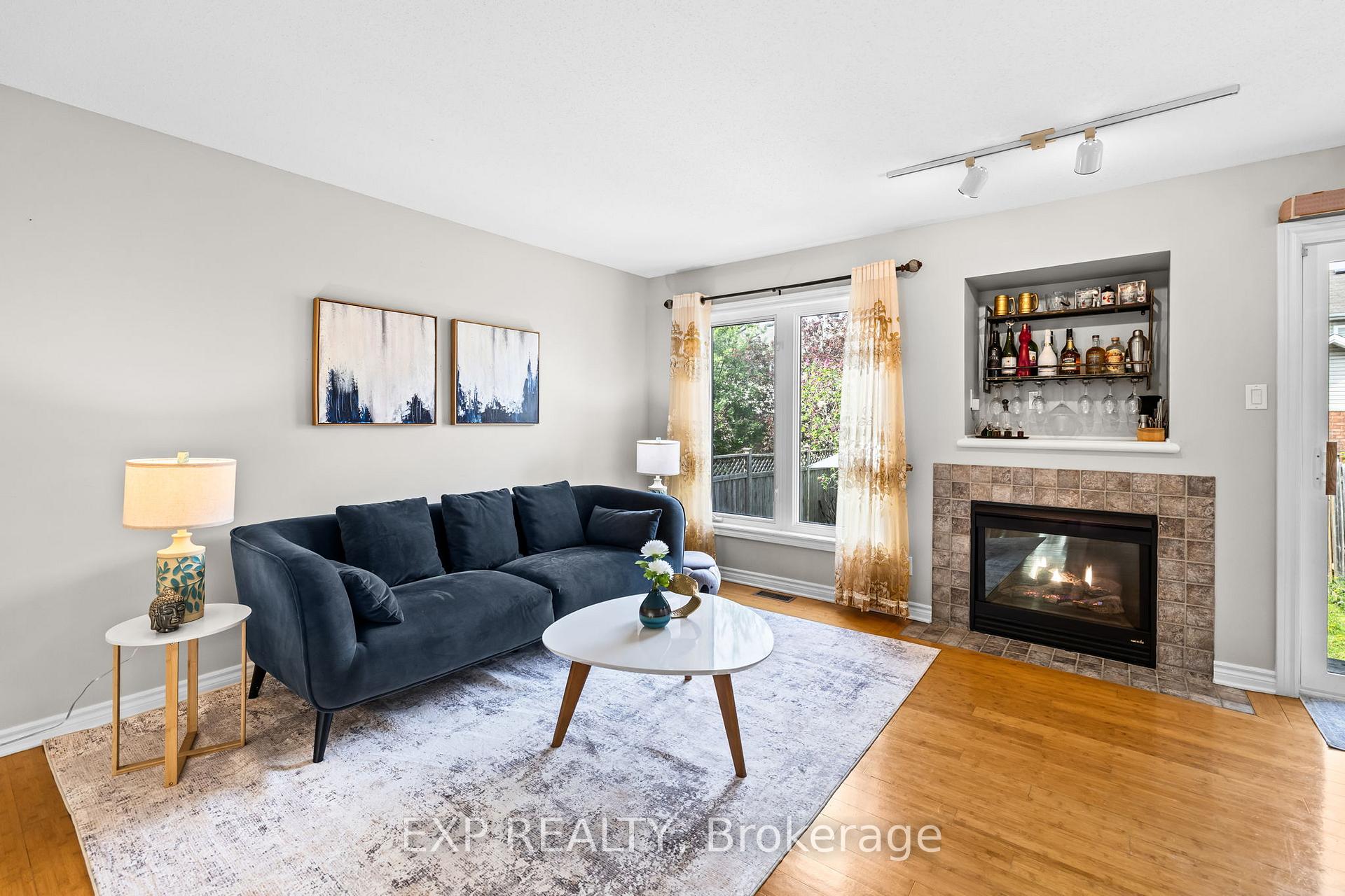 Photo 4 of 811 Schooner Crescent, Ottawa, Riverside South/Gloucester Glen — HOMEH