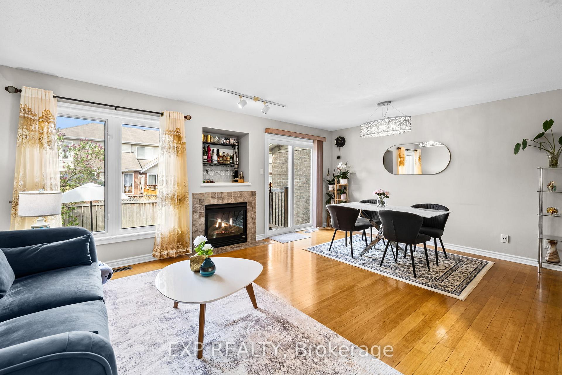 Photo 5 of 811 Schooner Crescent, Ottawa, Riverside South/Gloucester Glen — HOMEH