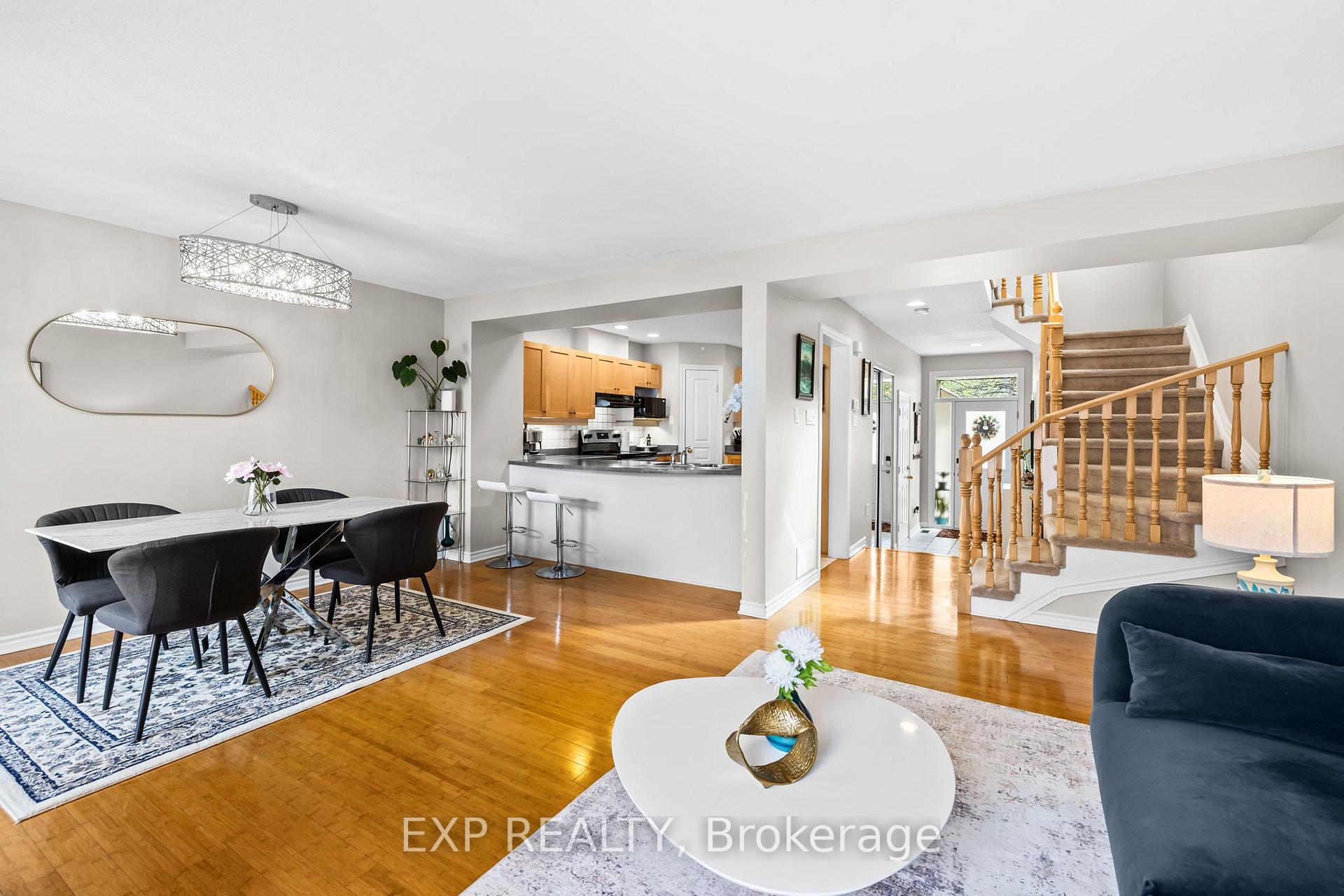 Photo 6 of 811 Schooner Crescent, Ottawa, Riverside South/Gloucester Glen — HOMEH
