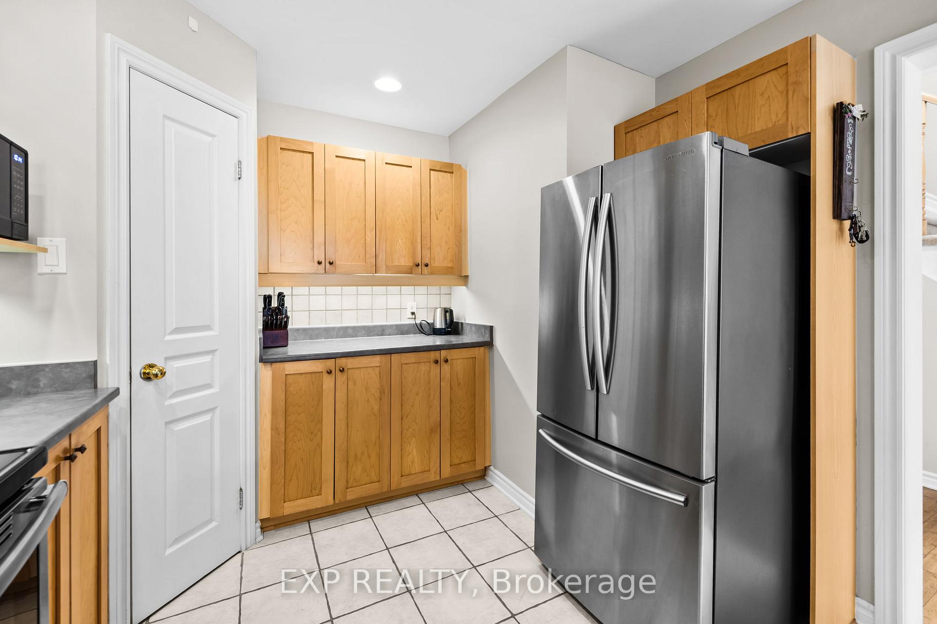 Photo 15 of 811 Schooner Crescent, Ottawa, Riverside South/Gloucester Glen — HOMEH