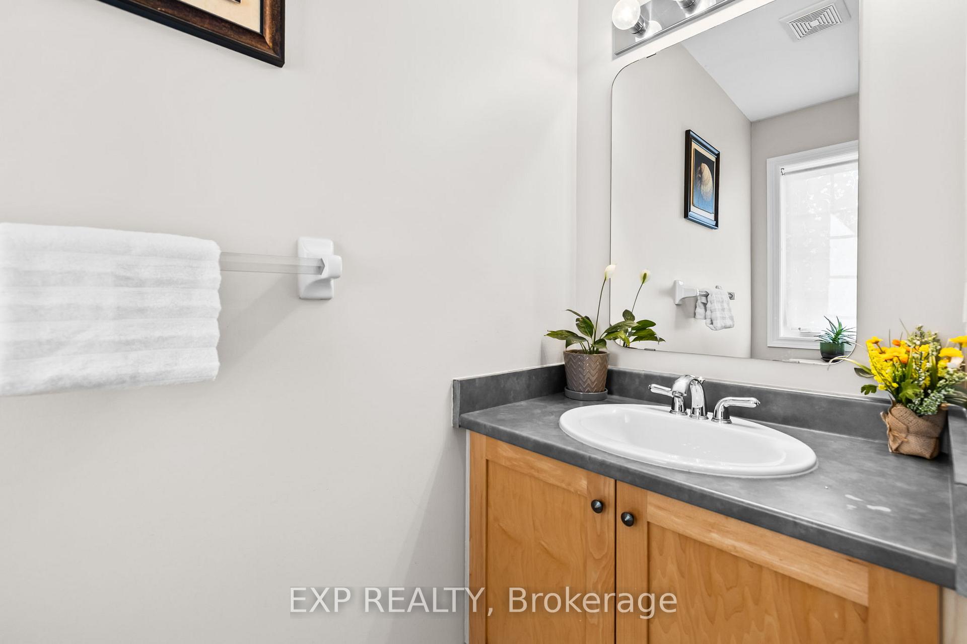 Photo 18 of 811 Schooner Crescent, Ottawa, Riverside South/Gloucester Glen — HOMEH