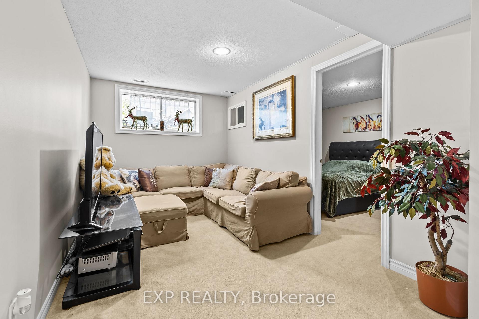 Photo 30 of 811 Schooner Crescent, Ottawa, Riverside South/Gloucester Glen — HOMEH