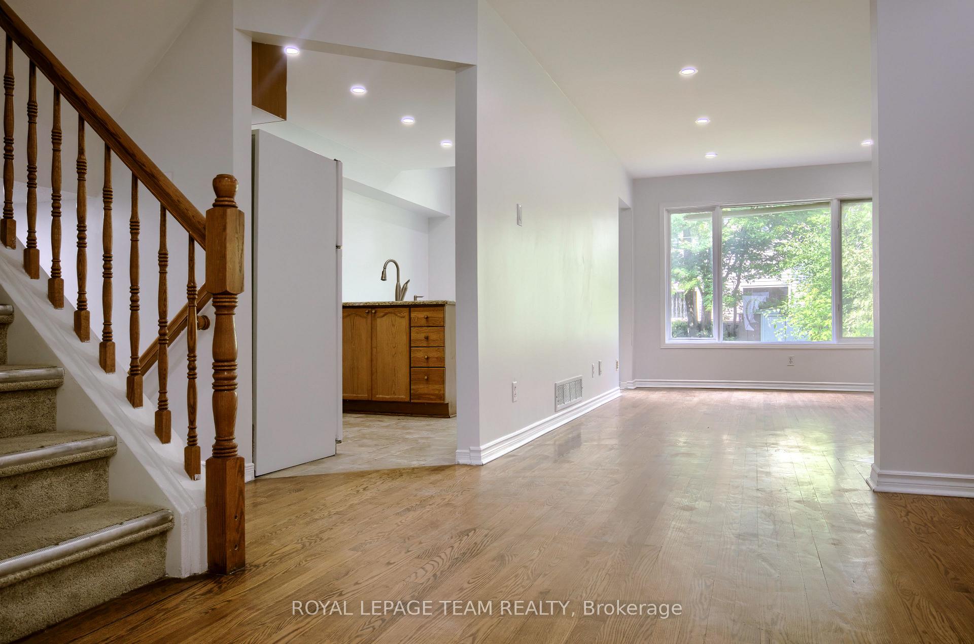 Photo 5 of 246 Beatrice Drive, Ottawa, Barrhaven - Longfields — HOMEH