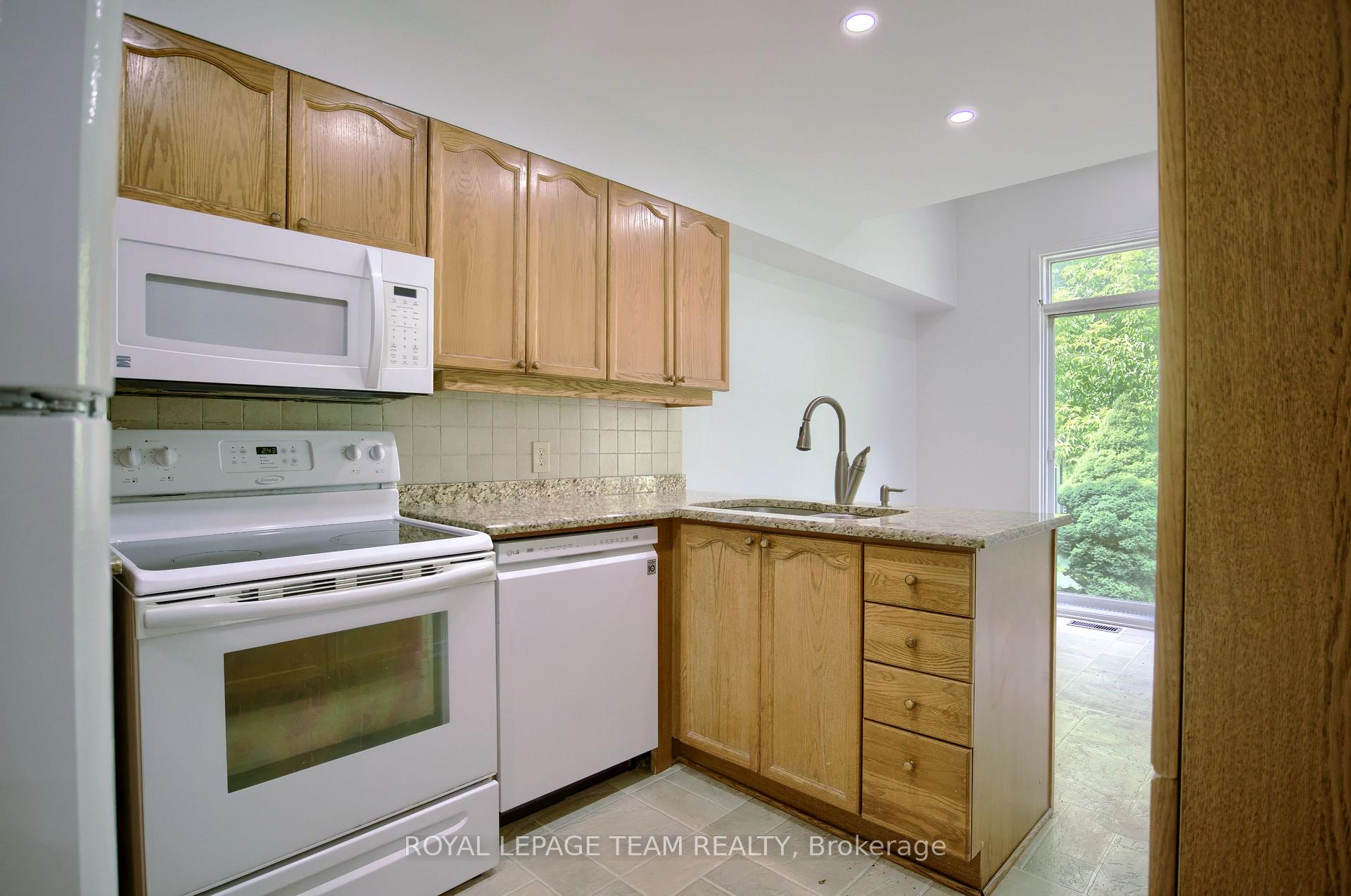 Photo 11 of 246 Beatrice Drive, Ottawa, Barrhaven - Longfields — HOMEH