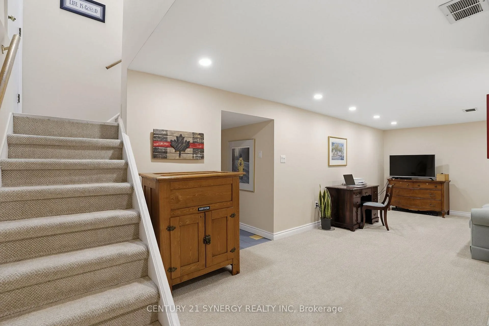 Photo 24 of 1298 Woodside Drive, Ottawa, Copeland Park — HOMEH