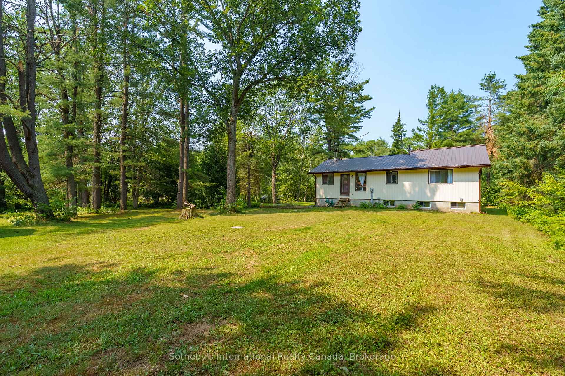 Photo 2 of 1114 Winhara Road, Gravenhurst, Muskoka (S) — HOMEH