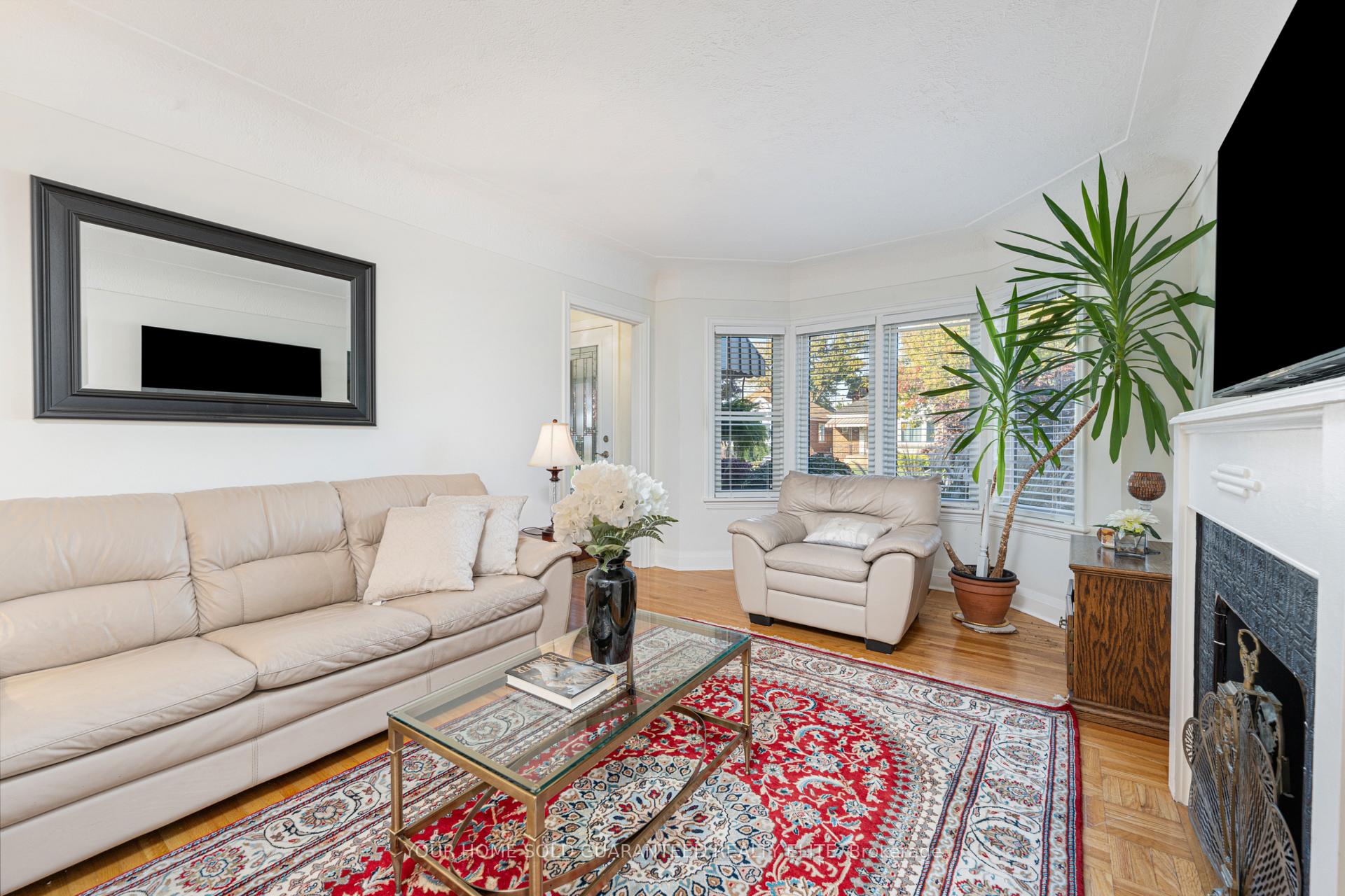 Photo 3 of 49 Crosthwaite Avenue S, Hamilton, Bartonville — HOMEH