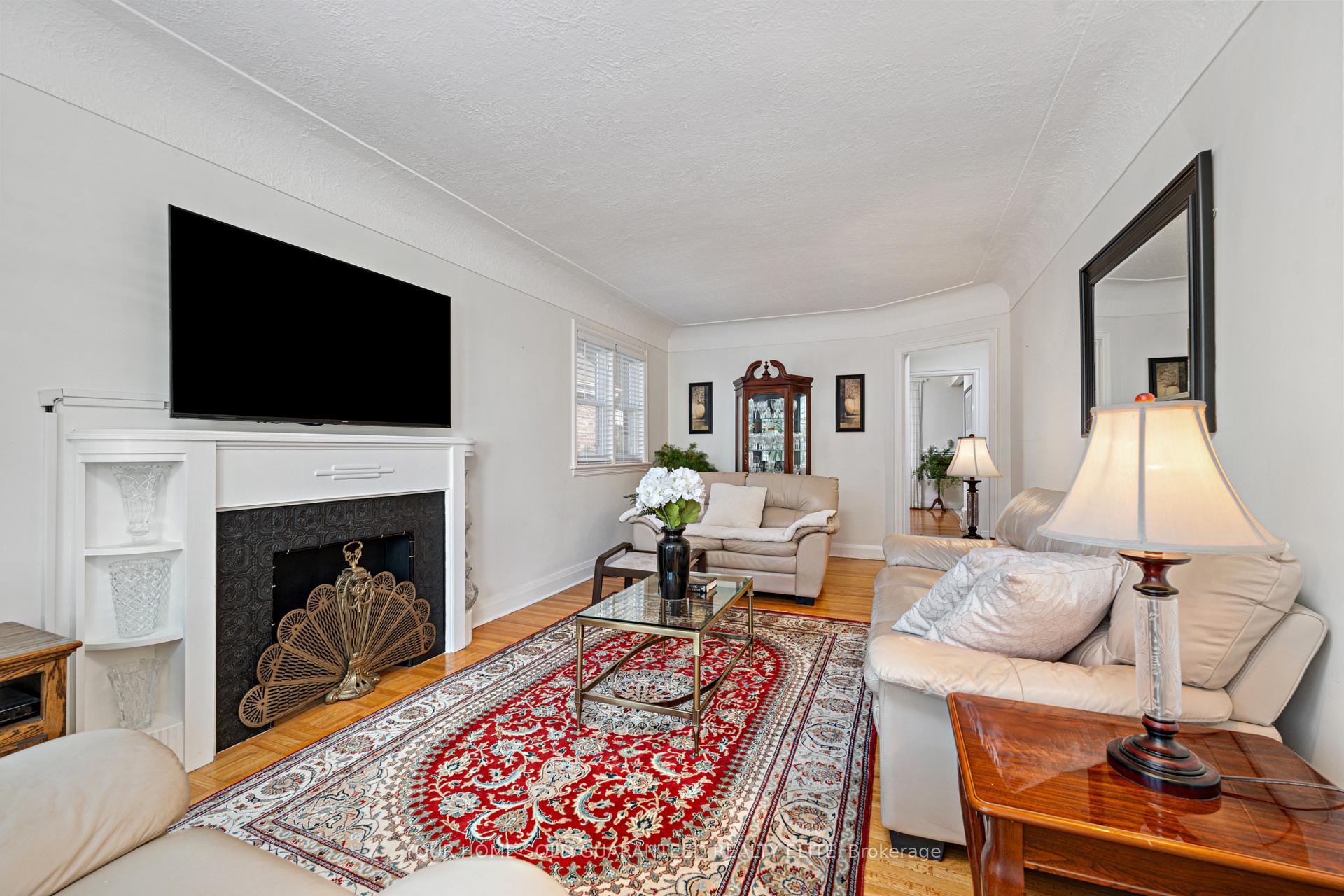 Photo 4 of 49 Crosthwaite Avenue S, Hamilton, Bartonville — HOMEH