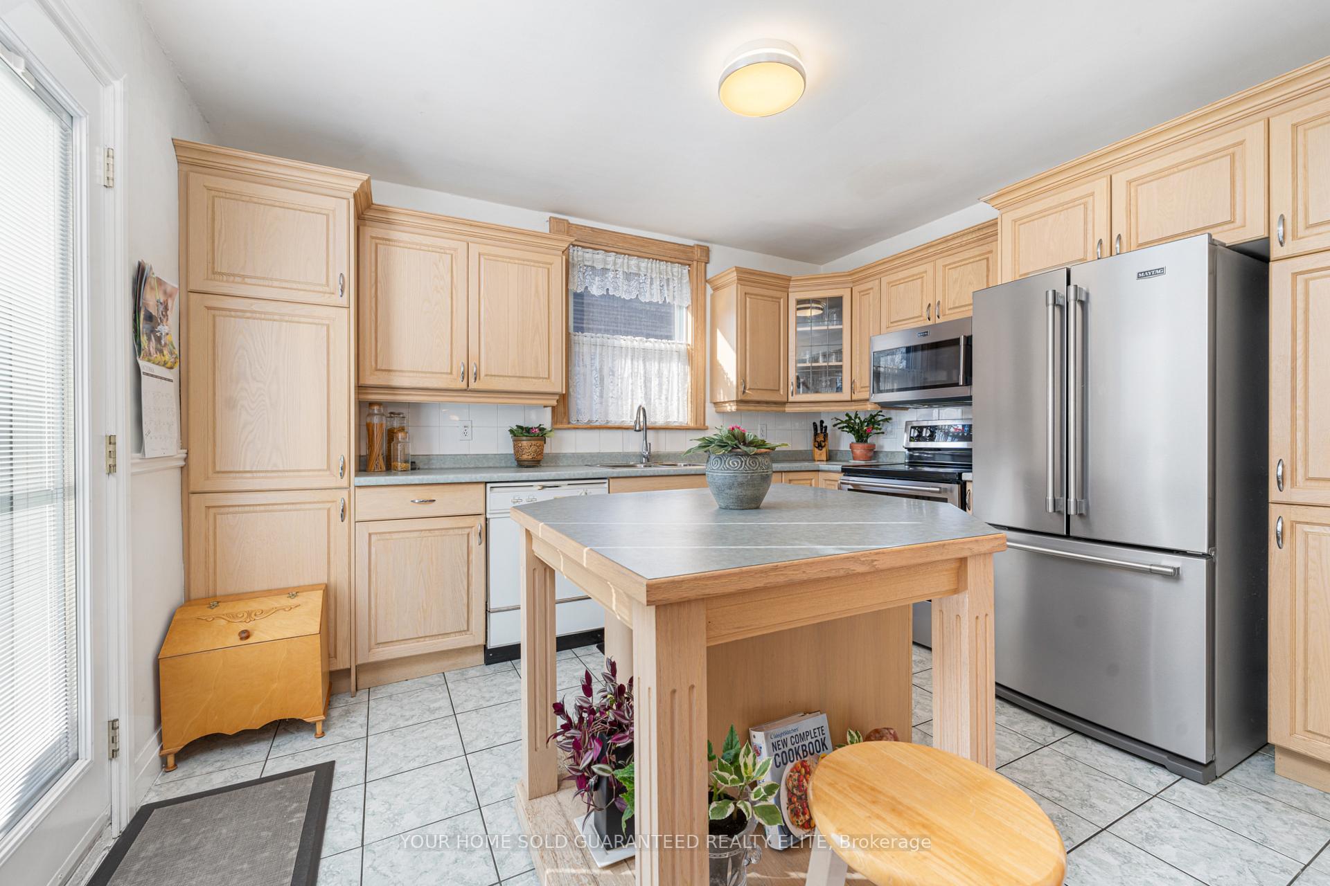 Photo 8 of 49 Crosthwaite Avenue S, Hamilton, Bartonville — HOMEH