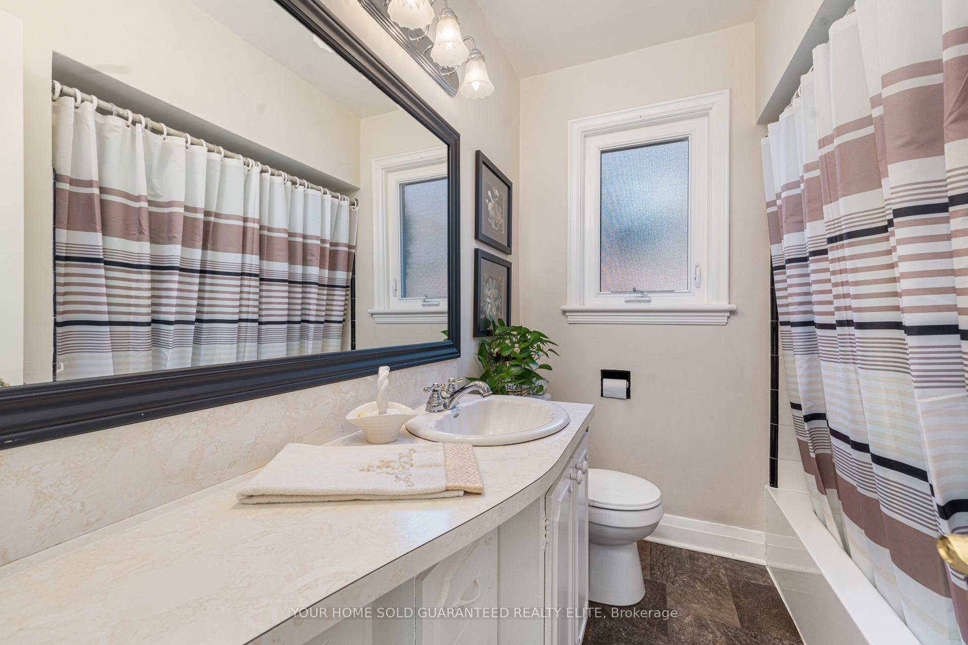 Photo 10 of 49 Crosthwaite Avenue S, Hamilton, Bartonville — HOMEH