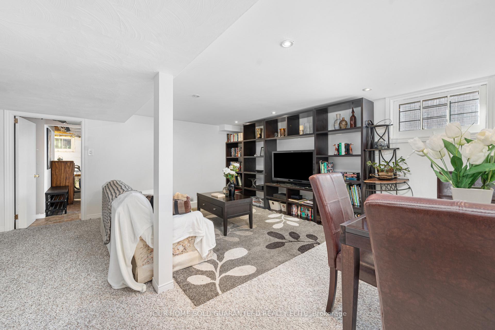 Photo 15 of 49 Crosthwaite Avenue S, Hamilton, Bartonville — HOMEH