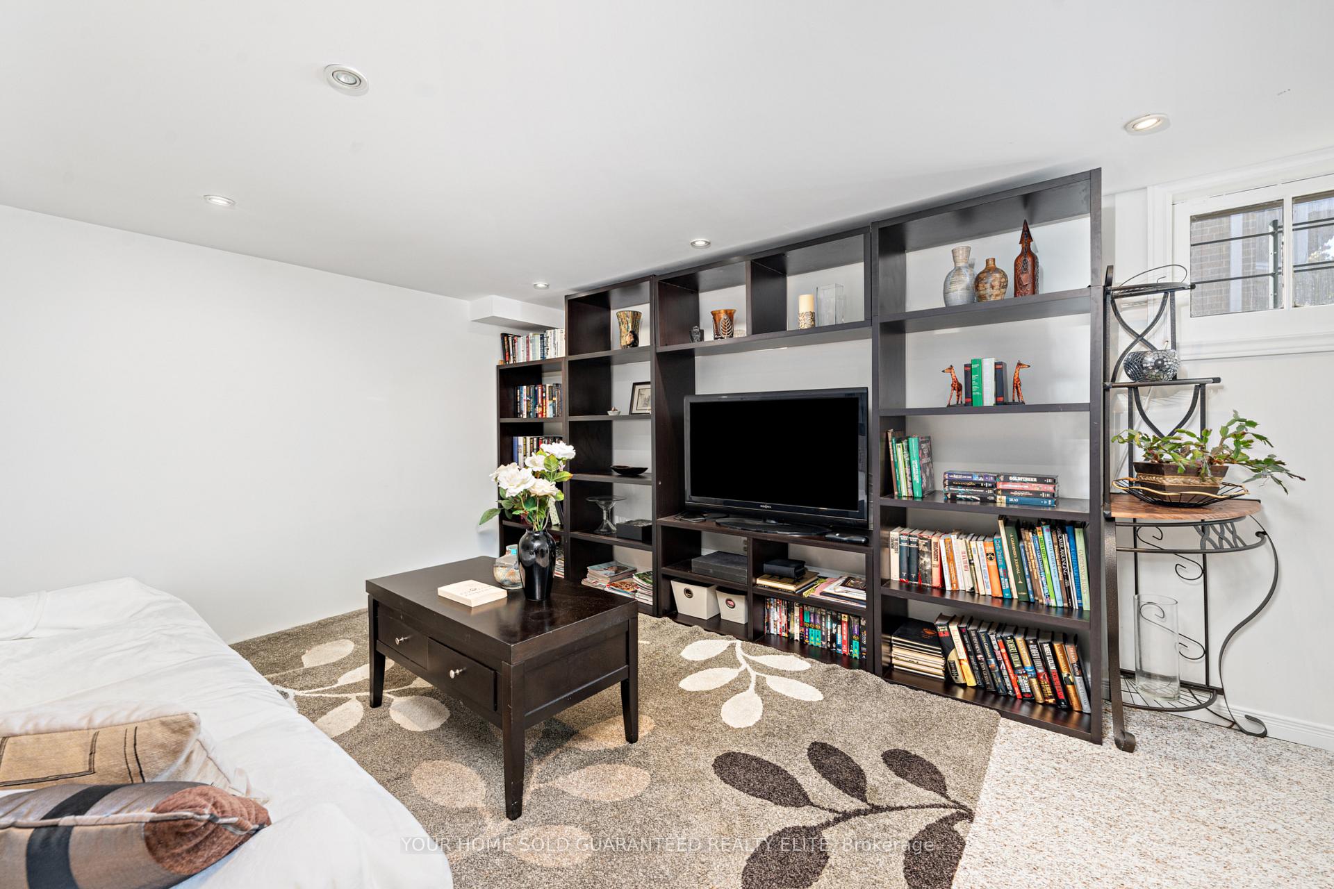 Photo 16 of 49 Crosthwaite Avenue S, Hamilton, Bartonville — HOMEH