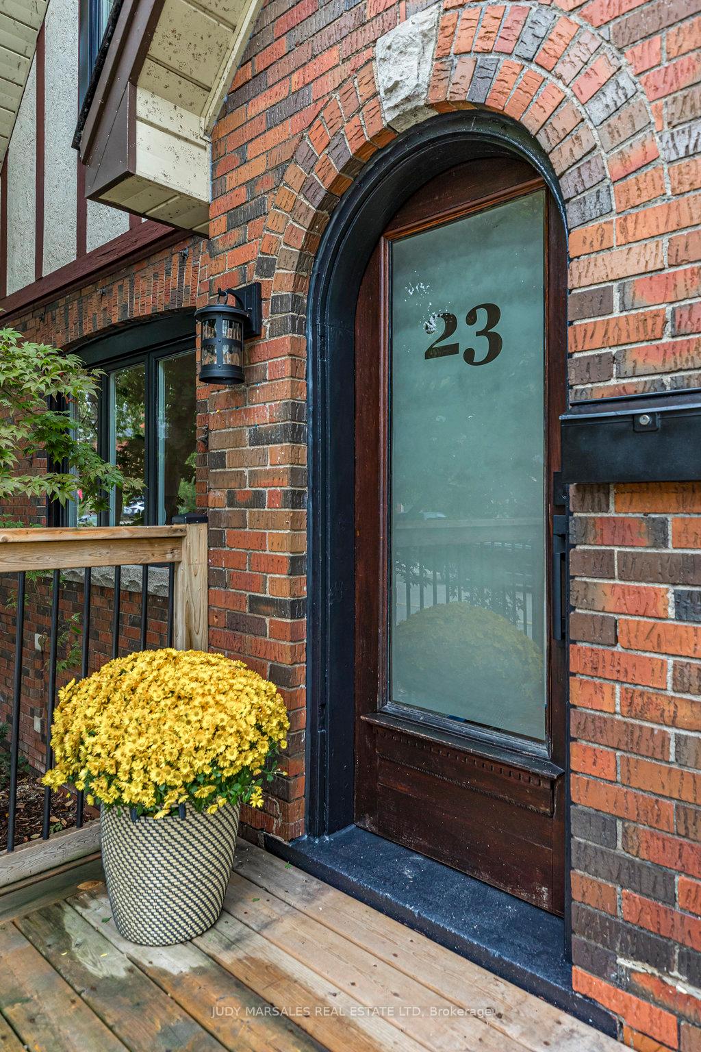 Photo 5 of 23 Sydenham Street, Hamilton, Dundas — HOMEH