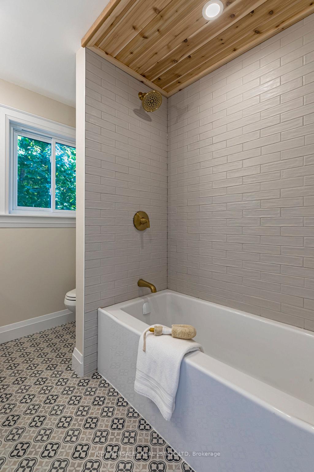 Photo 51 of 23 Sydenham Street, Hamilton, Dundas — HOMEH
