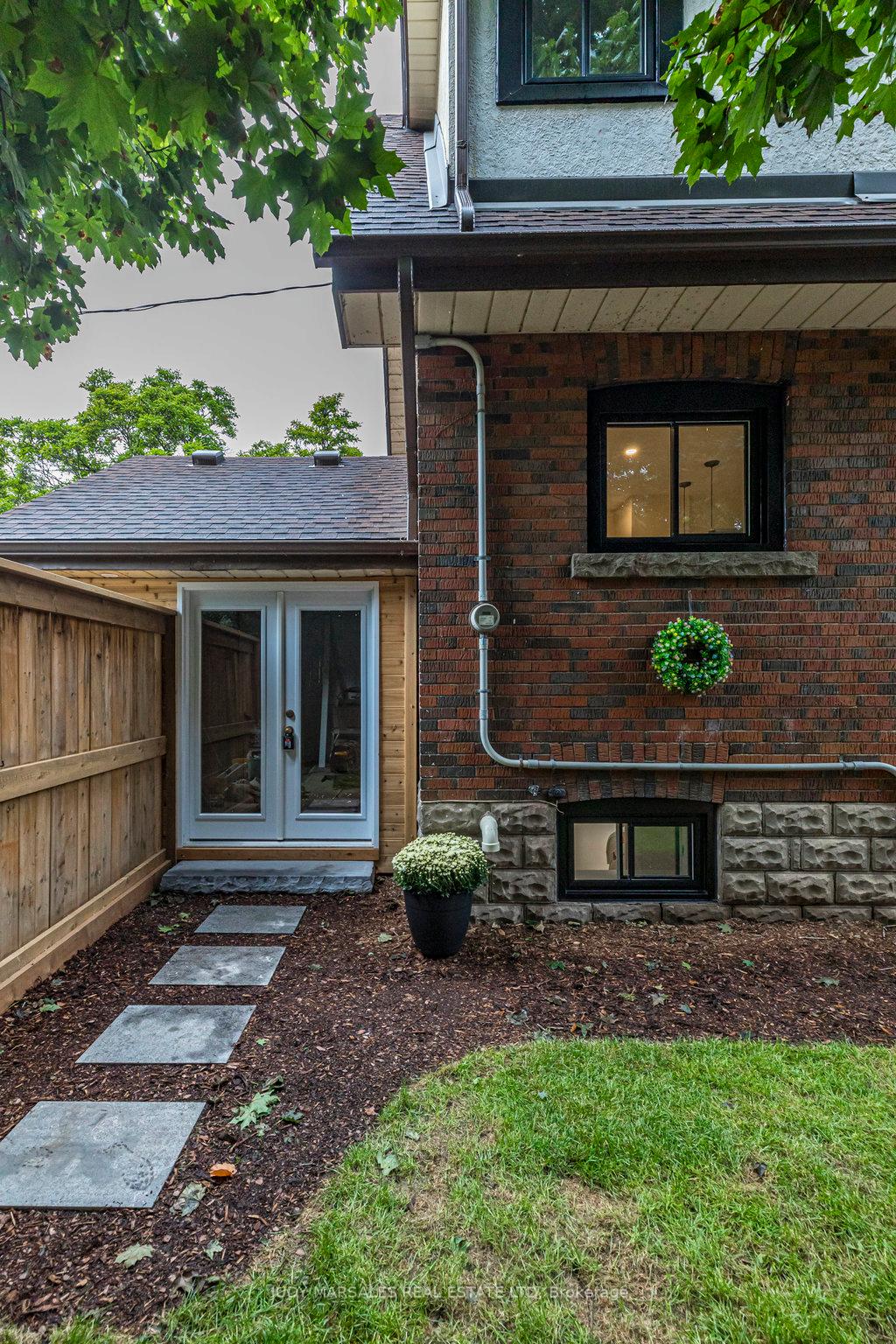 Photo 57 of 23 Sydenham Street, Hamilton, Dundas — HOMEH