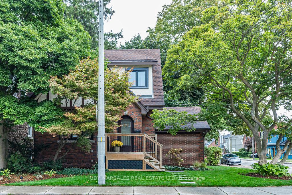 Photo 2 of 23 Sydenham Street, Hamilton, Dundas — HOMEH