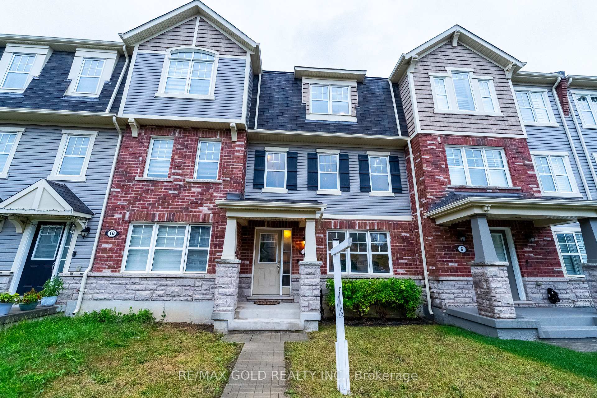 Photo 1 of 8 Metro Crescent, Brampton, Northwest Brampton — HOMEH