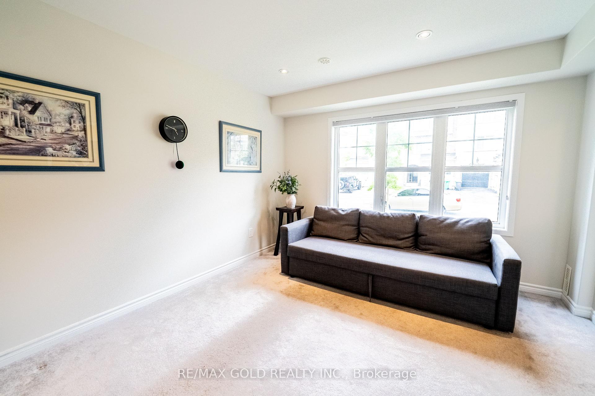 Photo 7 of 8 Metro Crescent, Brampton, Northwest Brampton — HOMEH