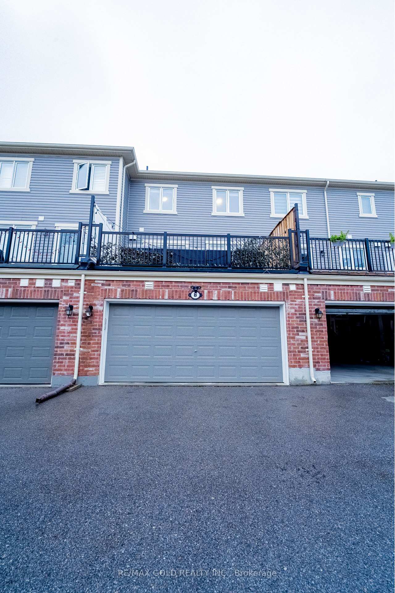Photo 23 of 8 Metro Crescent, Brampton, Northwest Brampton — HOMEH