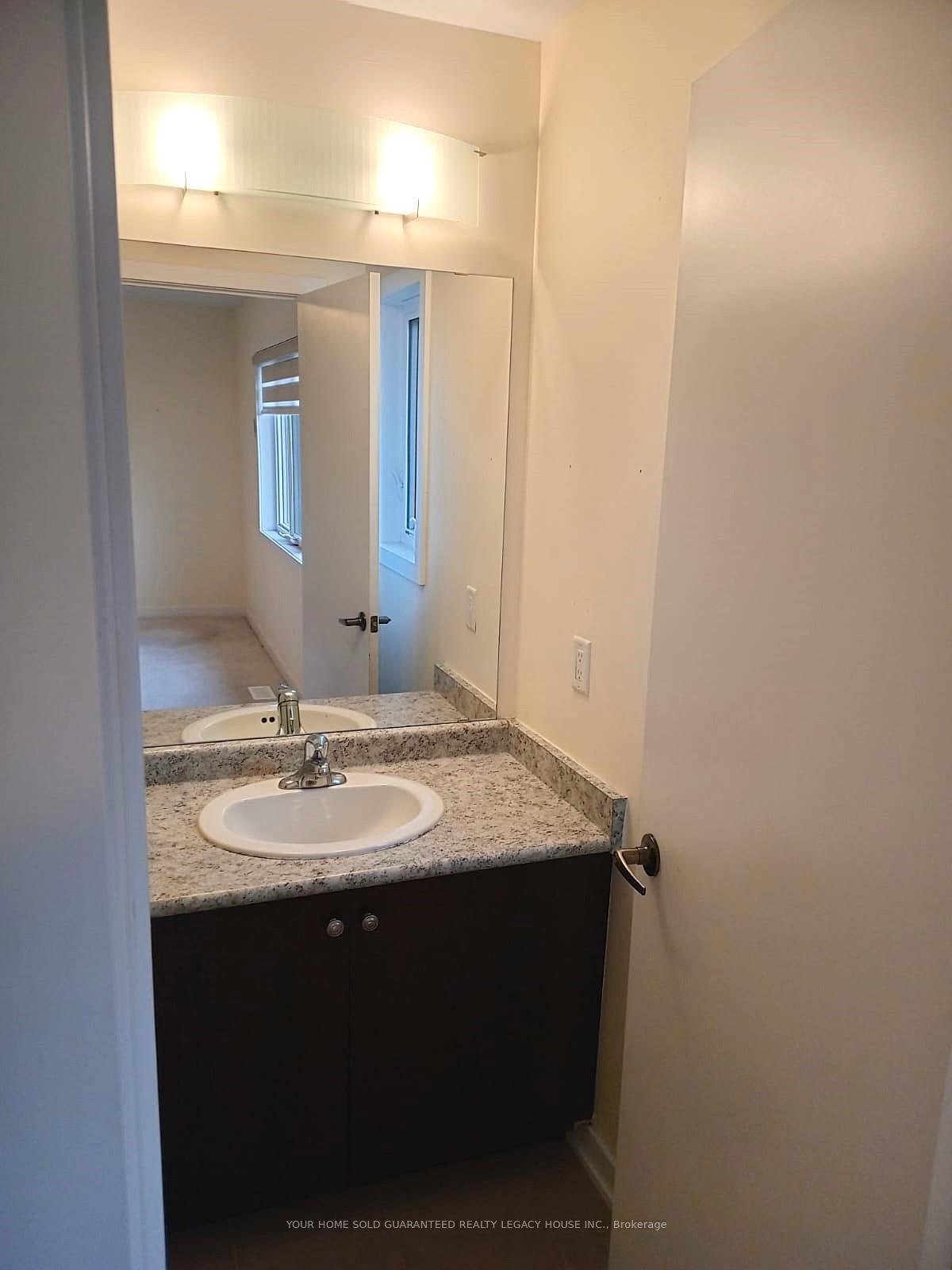 Photo 7 of 60 Crafter Crescent, Hamilton, Stoney Creek Mountain — HOMEH