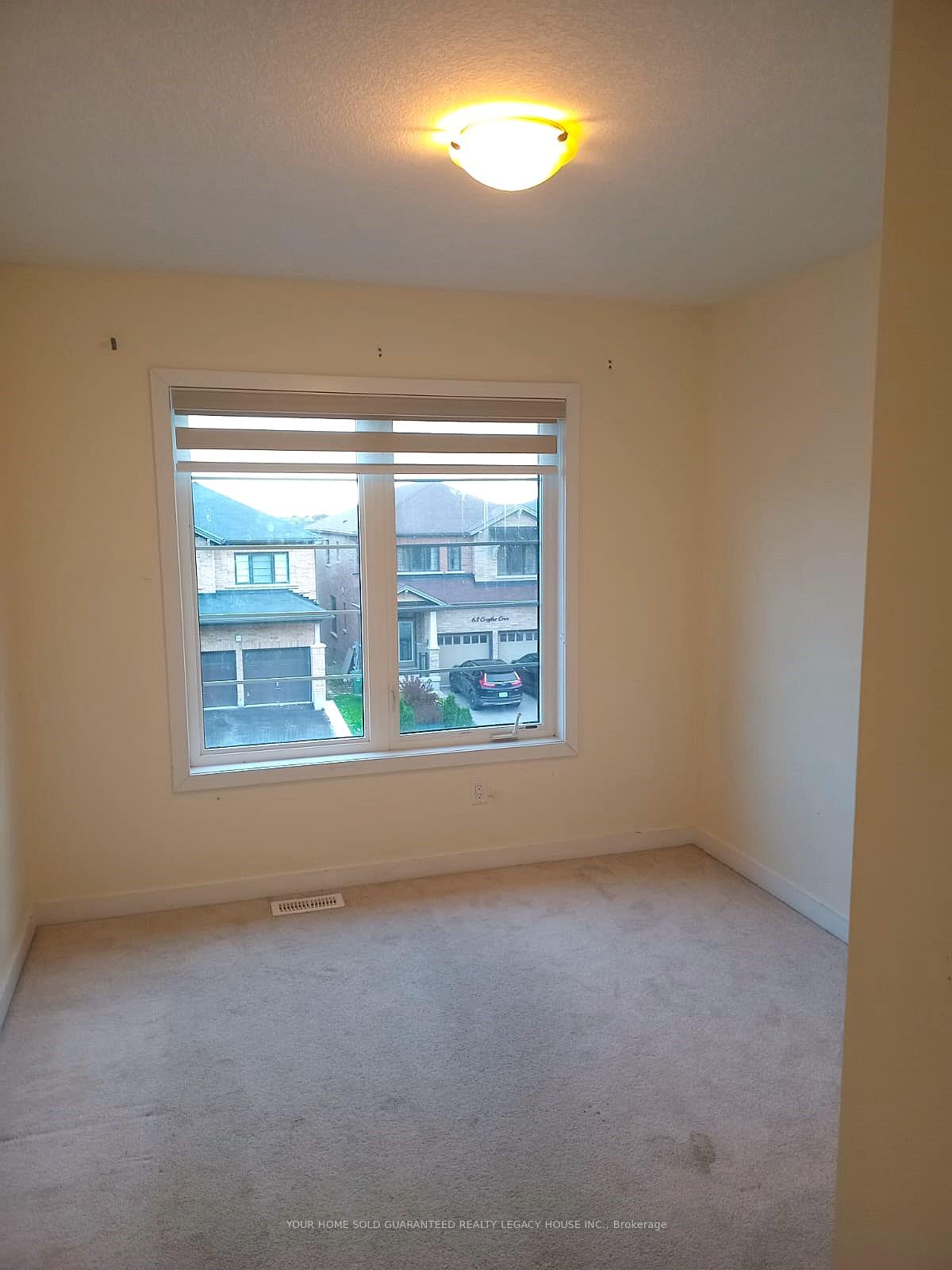Photo 9 of 60 Crafter Crescent, Hamilton, Stoney Creek Mountain — HOMEH