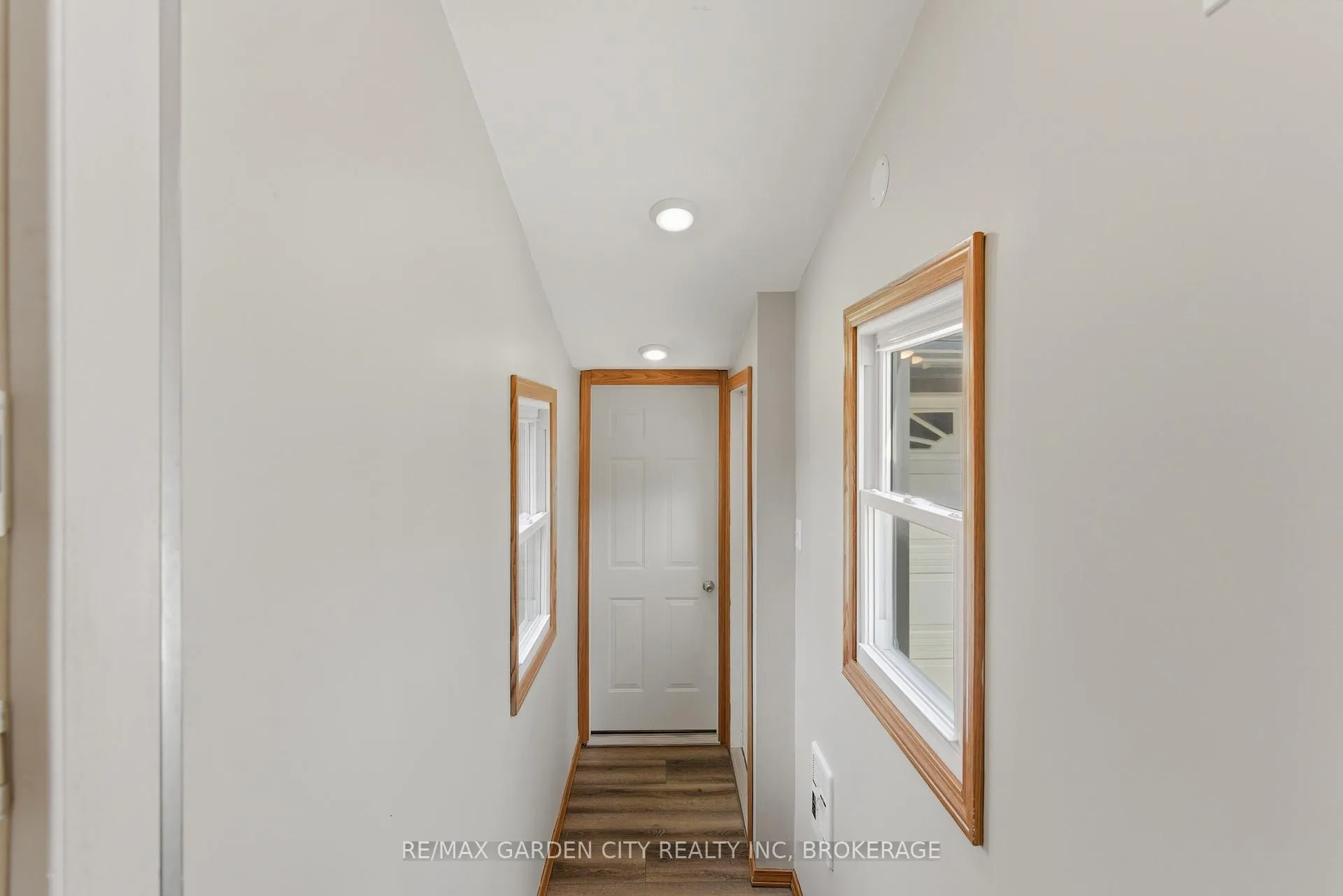 Photo 15 of 19 Tamarack Avenue, St. Catharines, Bunting/Linwell — HOMEH