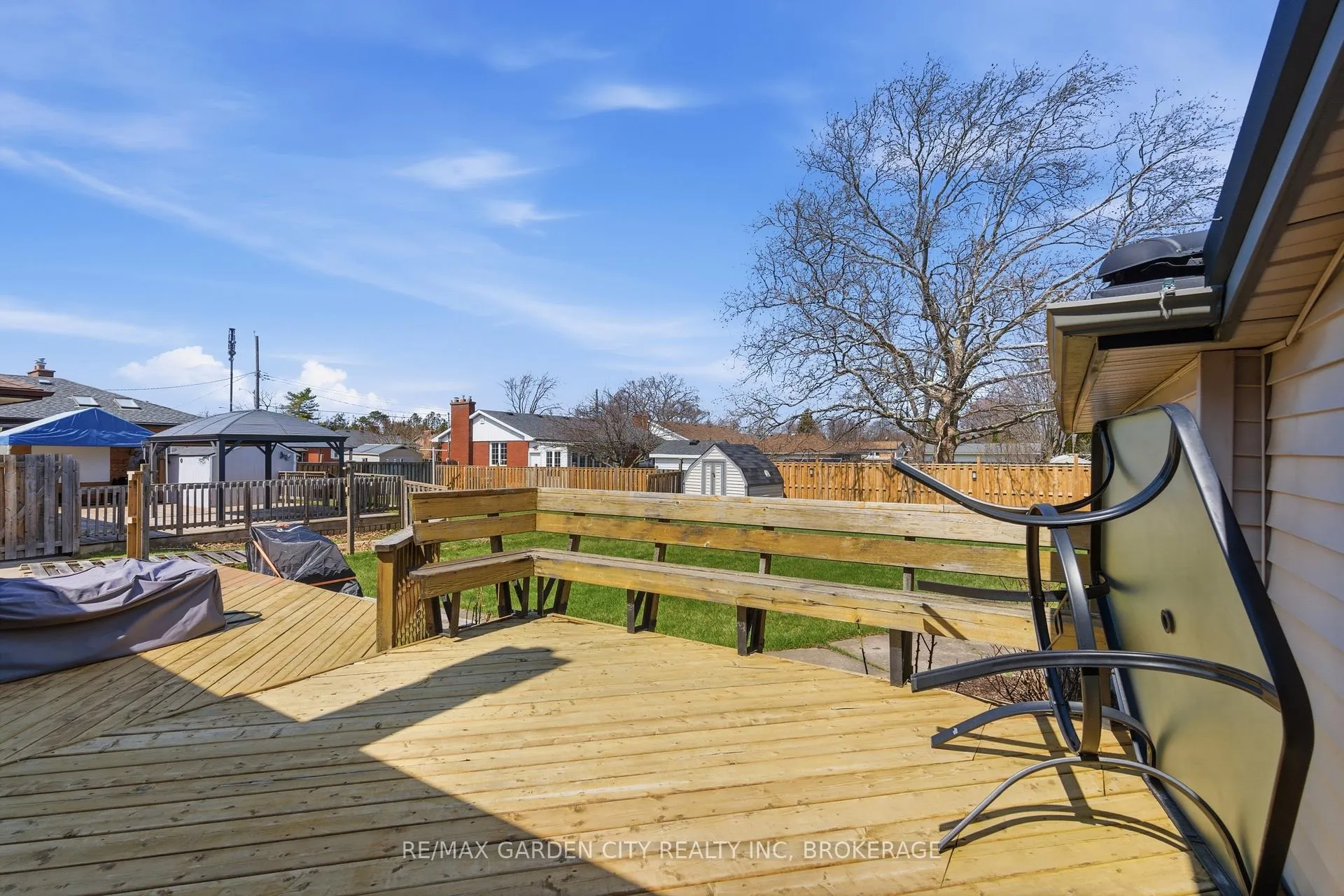 Photo 24 of 19 Tamarack Avenue, St. Catharines, Bunting/Linwell — HOMEH