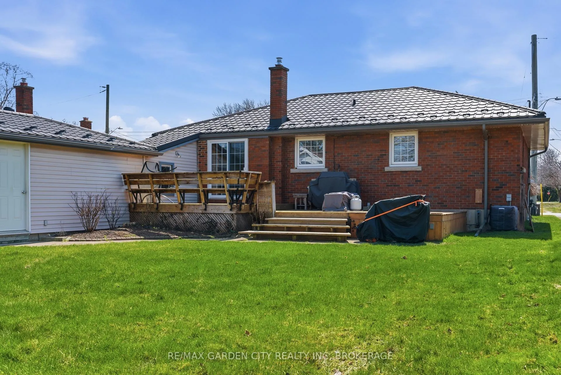 Photo 27 of 19 Tamarack Avenue, St. Catharines, Bunting/Linwell — HOMEH