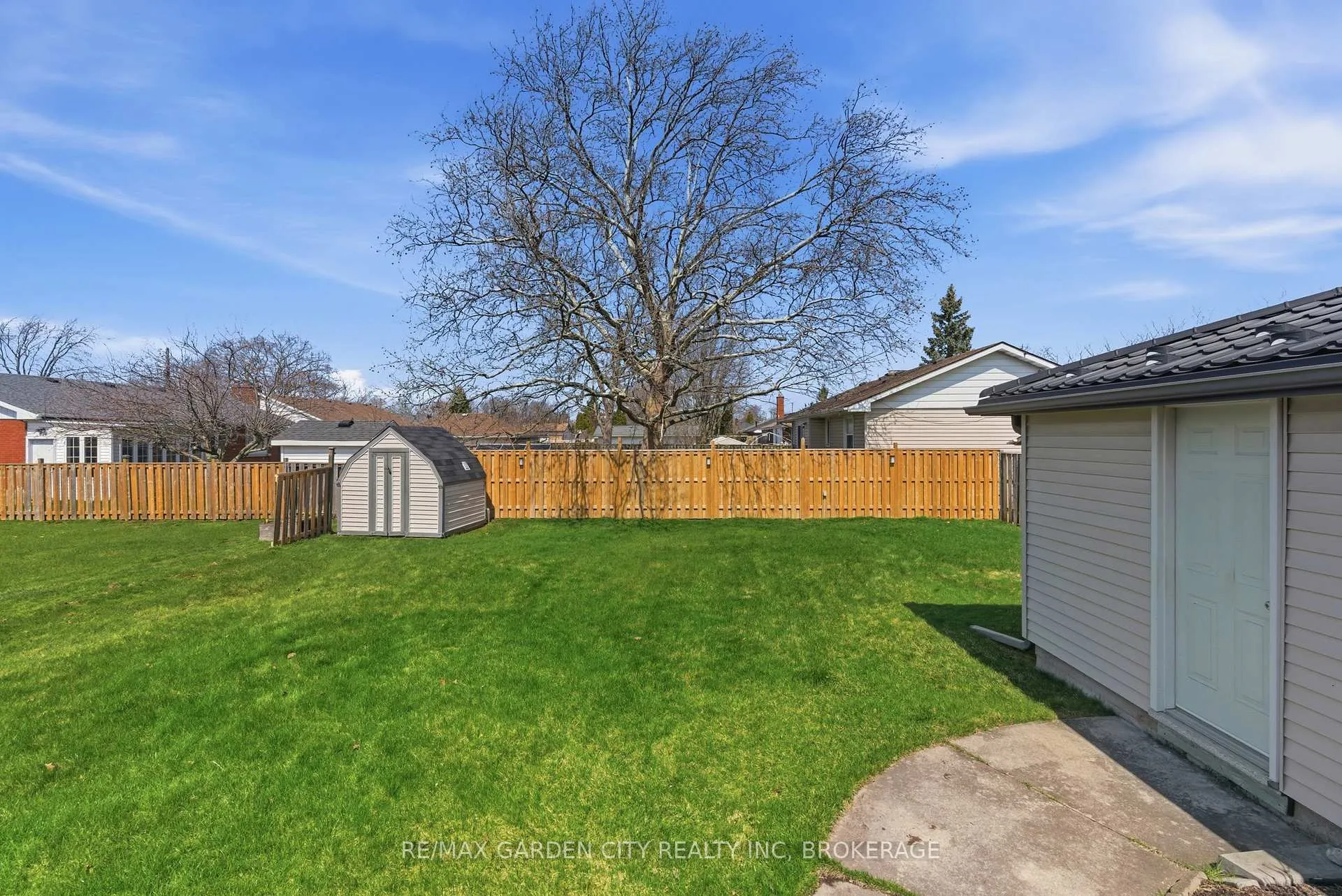 Photo 29 of 19 Tamarack Avenue, St. Catharines, Bunting/Linwell — HOMEH