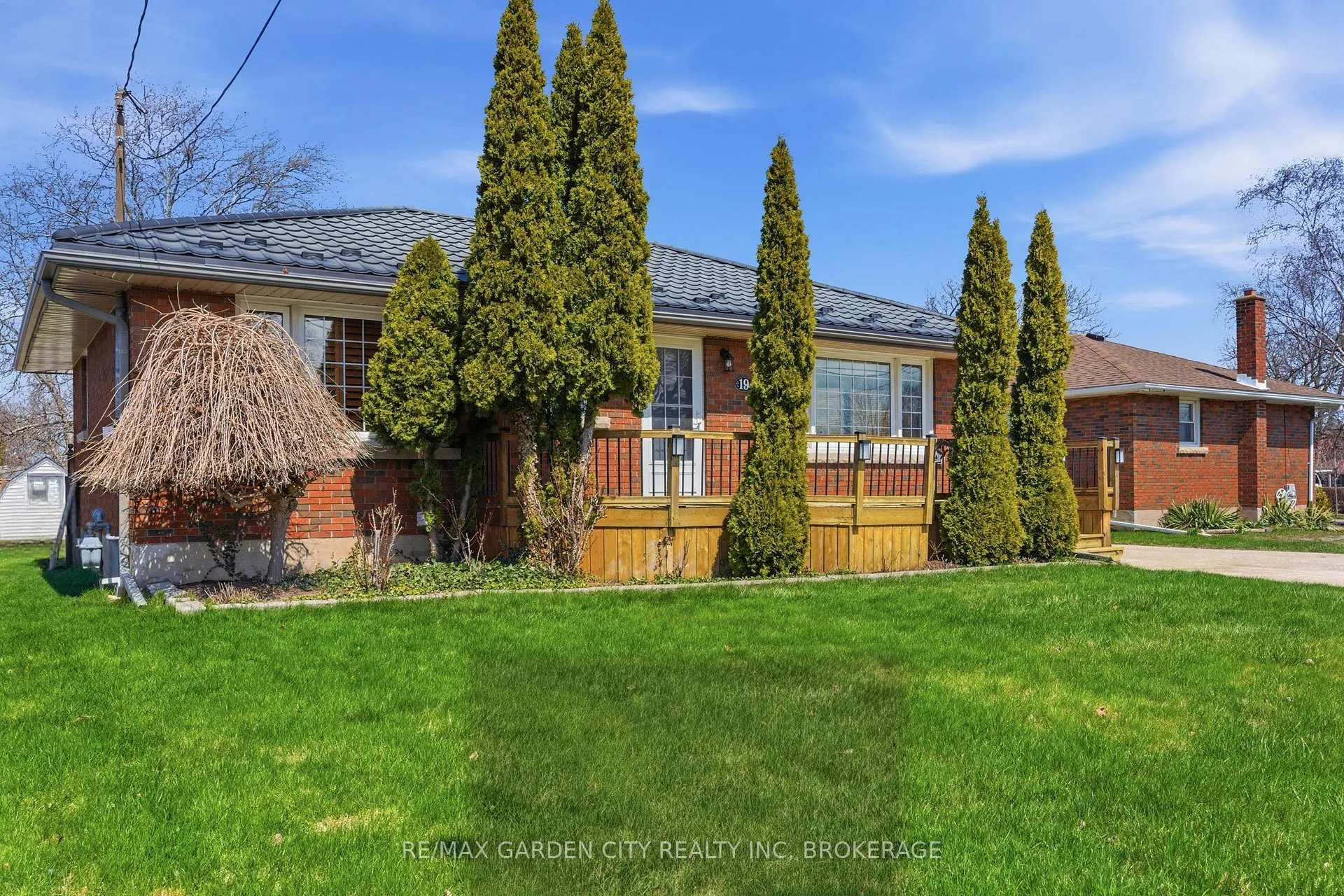 Photo 30 of 19 Tamarack Avenue, St. Catharines, Bunting/Linwell — HOMEH