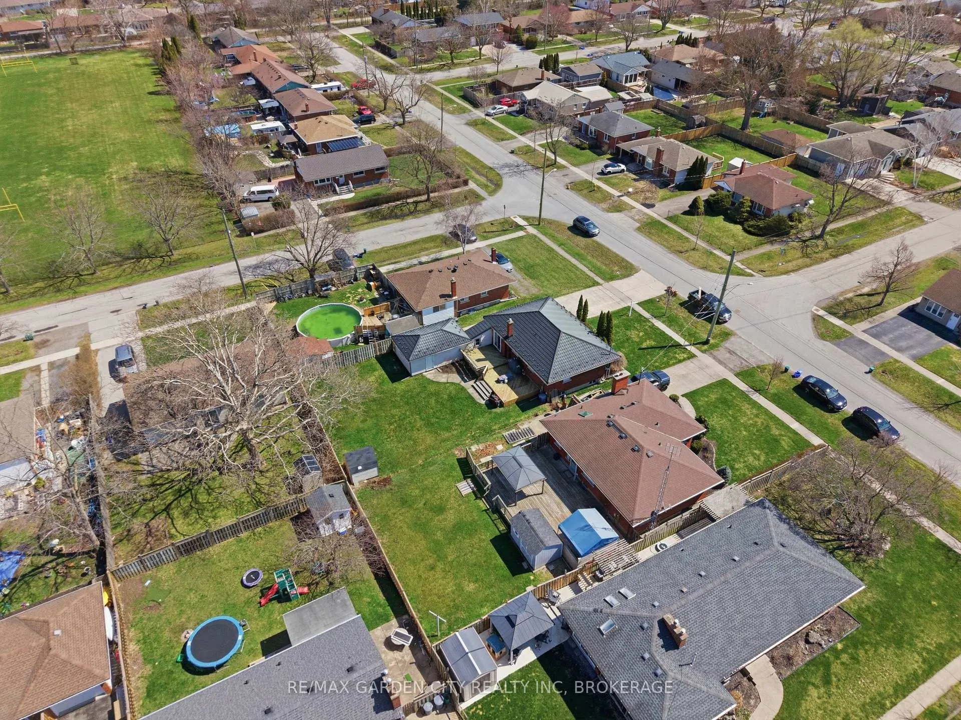 Photo 31 of 19 Tamarack Avenue, St. Catharines, Bunting/Linwell — HOMEH