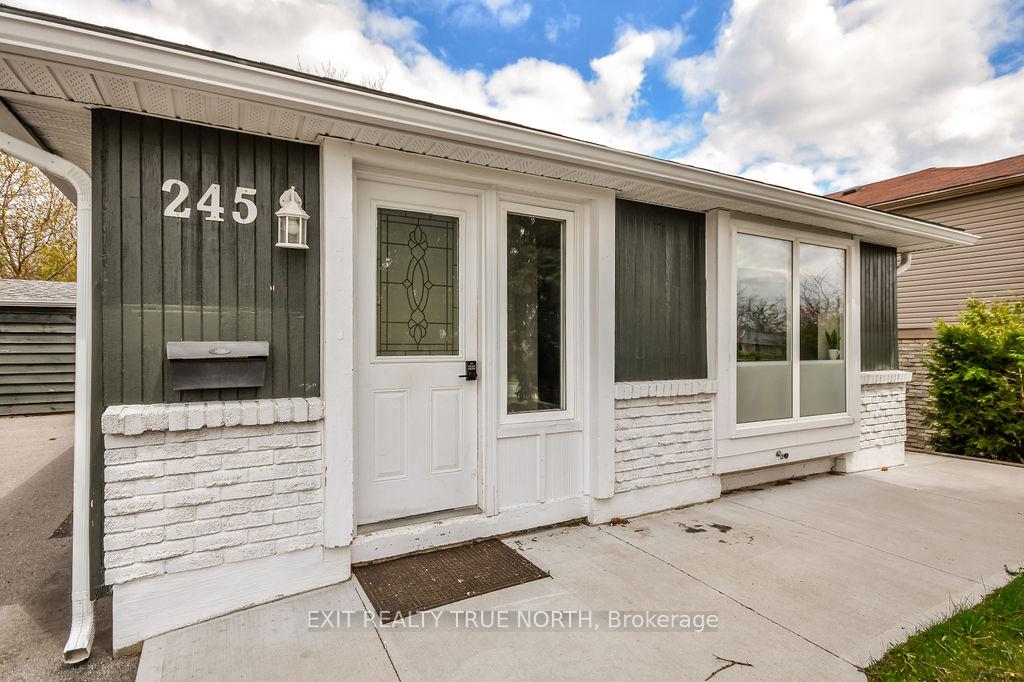 Photo 4 of 245 Letitia Street, Barrie, Letitia Heights — HOMEH