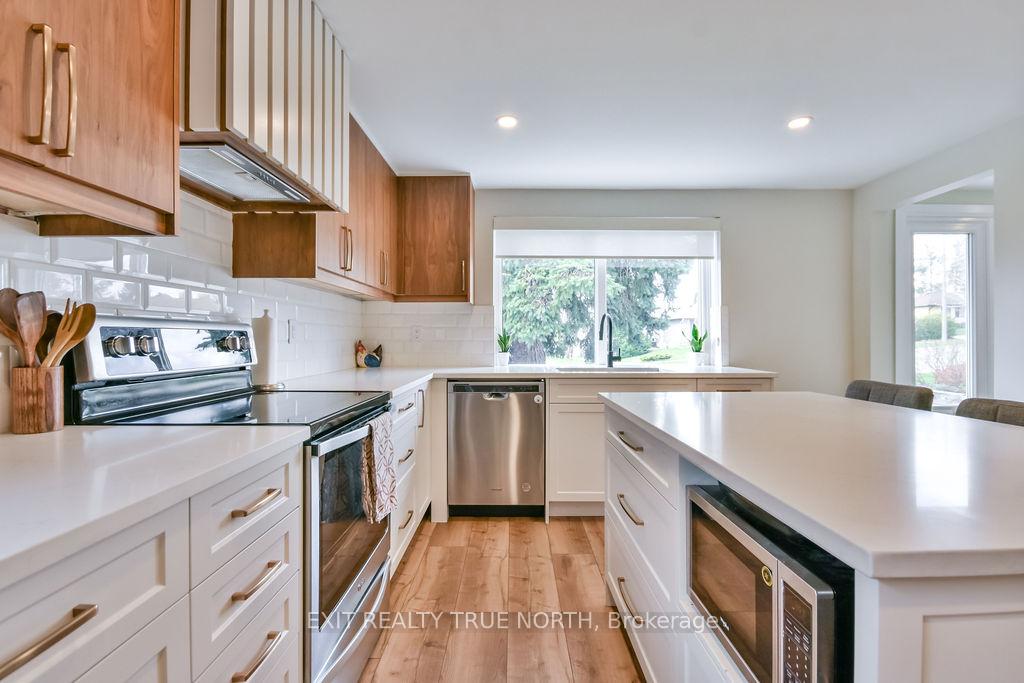Photo 7 of 245 Letitia Street, Barrie, Letitia Heights — HOMEH