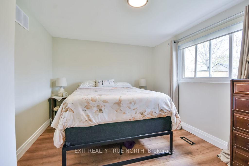 Photo 15 of 245 Letitia Street, Barrie, Letitia Heights — HOMEH