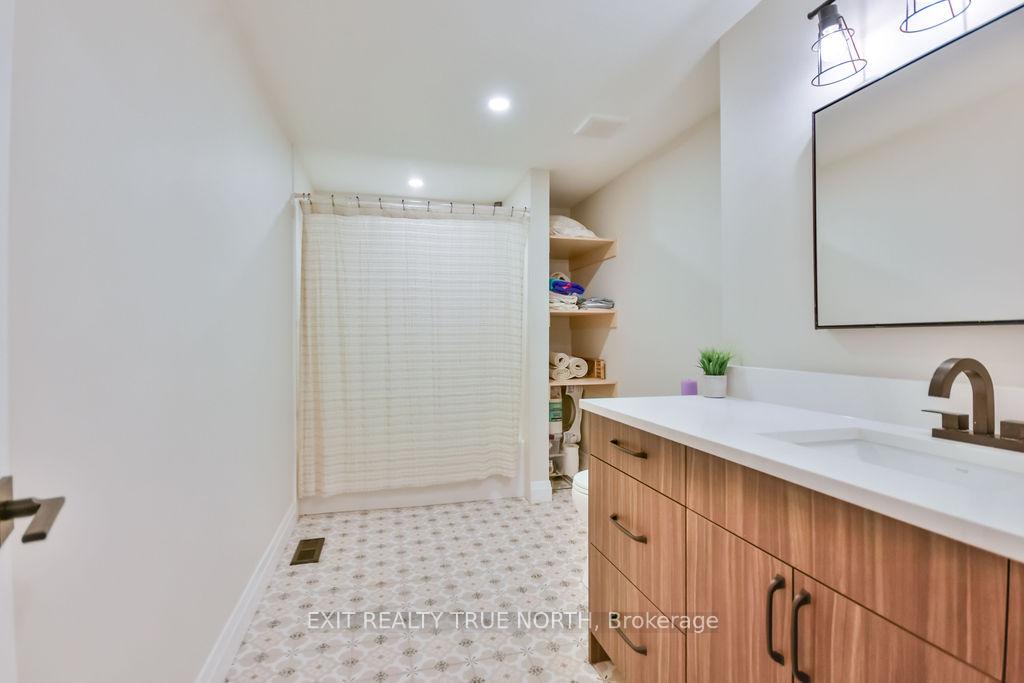 Photo 16 of 245 Letitia Street, Barrie, Letitia Heights — HOMEH