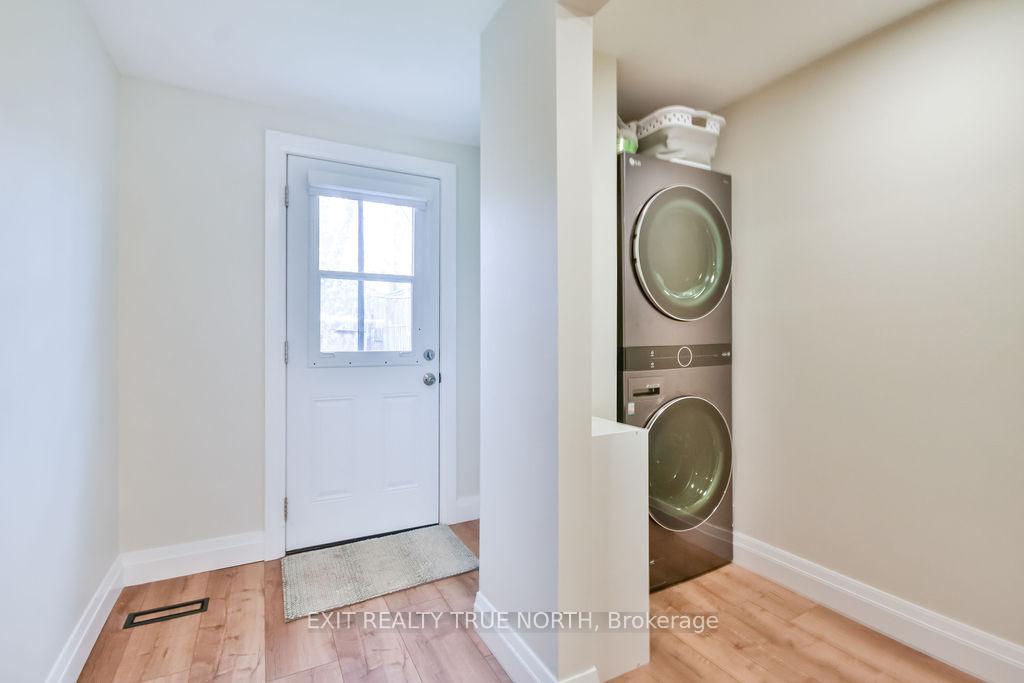 Photo 17 of 245 Letitia Street, Barrie, Letitia Heights — HOMEH