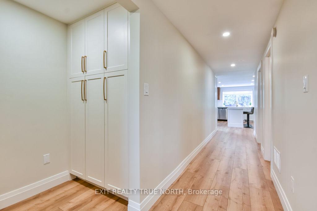 Photo 18 of 245 Letitia Street, Barrie, Letitia Heights — HOMEH